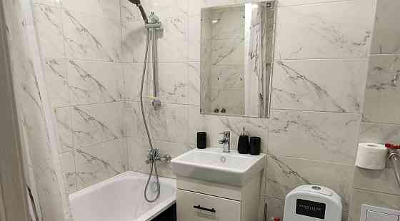 в калининском районе предлагается в аренду однокомнатная квартира. ориентир: театр кукол Донецк