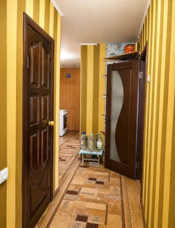 Срочно. Продам 3 комн. кв. Центр кирпичный дом с консьержем Донецк