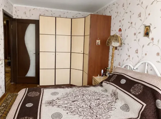 Срочно. Продам 3 комн. кв. Центр кирпичный дом с консьержем Донецк