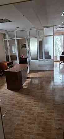 Аренда отдельно стоящего офисного здания 340 м² - Ленинский р-н. Автономное отопление. Парковка Донецк