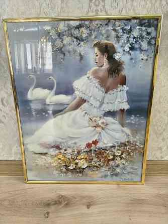 Картина под стеклом "Девушка и лебеди". Донецк
