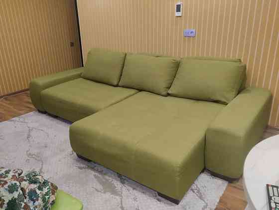 Продам диван угловой 2,7 м, состояние хорошее. Донецк