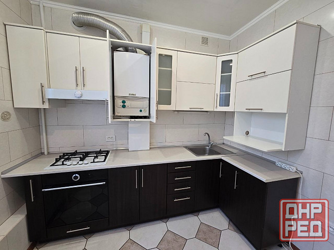 Продам блок из двух квартир с автономным отоплением - 2-х ком, + 3-х ком., Гвардейка, центр. Макеевка - изображение 1