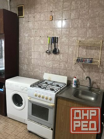 Сдам 1ком крупногабаритная Текстильщик ул Петровского д 99 7/9 с мебелью и техникой, вода идёт Донецк - изображение 1