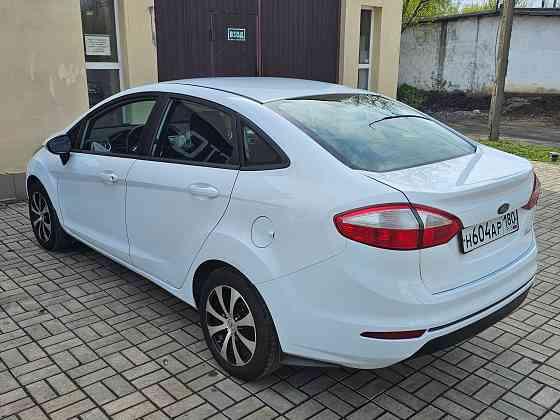 Продам Ford fiesta 2015 Макеевка