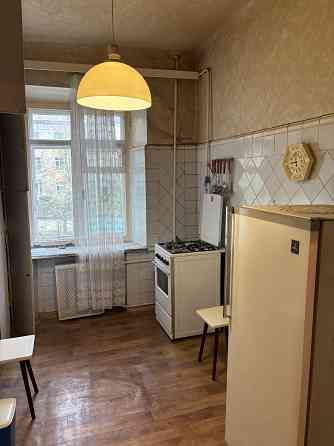3х-комн., пл. Ленина, 70м2, 2/4 Донецк