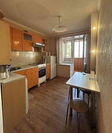 Сдаю двухкомнатную квартиру 64.0 м² этаж 2 город Донецк, Ворошиловский район, улица Челюскинцев Донецк
