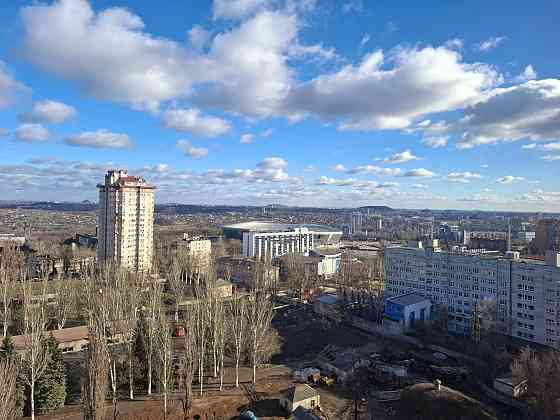 Трехкомнатная квартира по ул. Артема, рядом травматология Донецк