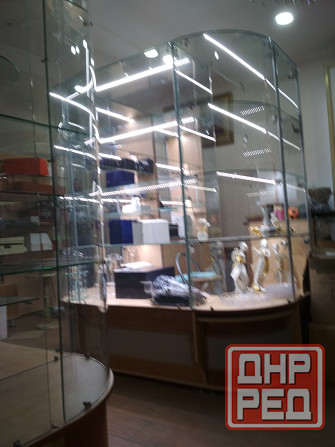 Продам выставочное оборудование,витрины для магазина промтоваров Донецк - изображение 2