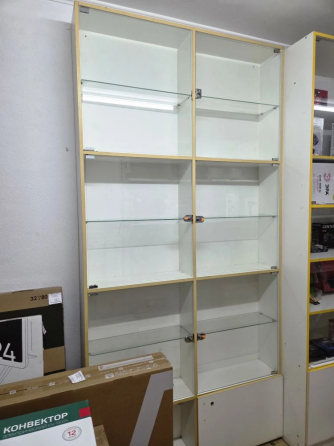 Продается шкаф-витрина пристенный застекленный в Донецке 242*120*22см. Донецк