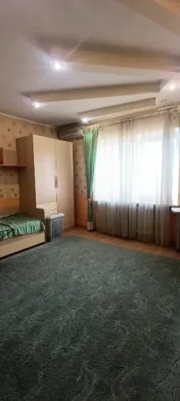 Продам 3-х комн 100 м² в Ворошиловском р-не. Два санузла. Лоджия. Кирпичный дом. Донецк