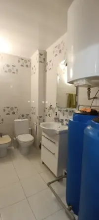 Продам 3-х комн 100 м² в Ворошиловском р-не. Два санузла. Лоджия. Кирпичный дом. Донецк
