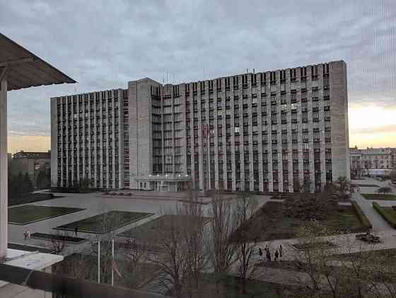 Продажа трехкомнатной квартиры в Ворошиловском районе, бул.Шевченко Донецк