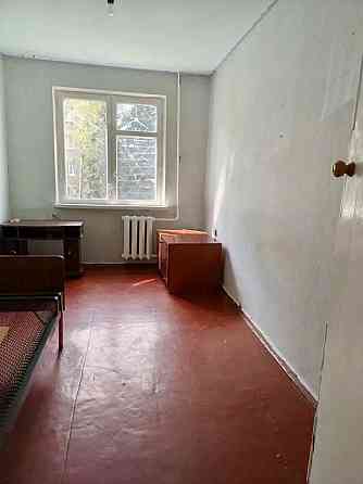 2к кв Даки, кв-л Гвардейский в районе 53 школы, этаж 2/5, не угловая, комнаты раздельные Макеевка