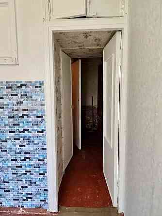 2к кв Даки, кв-л Гвардейский в районе 53 школы, этаж 2/5, не угловая, комнаты раздельные Макеевка