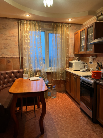 Трёхкомнатная,Калининский рынок,7/9,хороше состояние Донецк