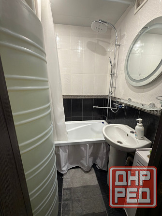 Сдам двухкомнатную квартиру 57 м2 ,кировский район ,текстильщик, островского 30а ,3/9 этаж,после све Донецк - изображение 1