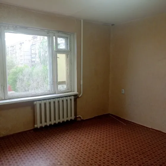 Центр, сдам 2 км кв без мебели и техники Донецк