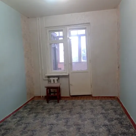 Центр, сдам 2 км кв без мебели и техники Донецк