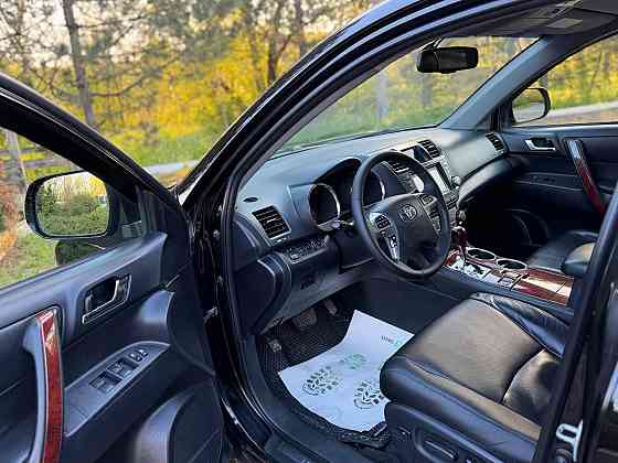 TOYOTA HIGHLANDER Донецк