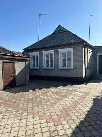 Продам дом в центрально городском. . районе Макеевки(Район прокуратуры)рядом вся инфраструктура Макеевка