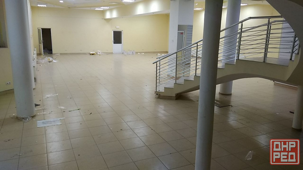 Сдам в Аренду Торговый Центр в Луганске. Ремонт. Парковка. Центр. Луганск - изображение 2
