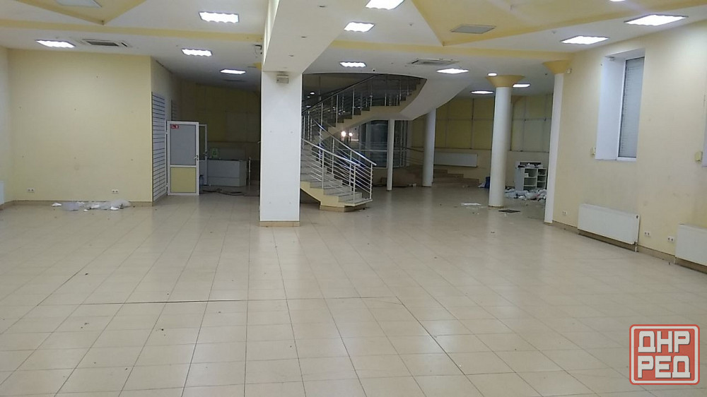 Сдам в Аренду Торговый Центр в Луганске. Ремонт. Парковка. Центр. Луганск - изображение 4