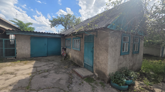 Продаётся дом в тихом поселке г. Макеевка, Горняцкий район,пос. Грузско-Зорянка. Макеевка