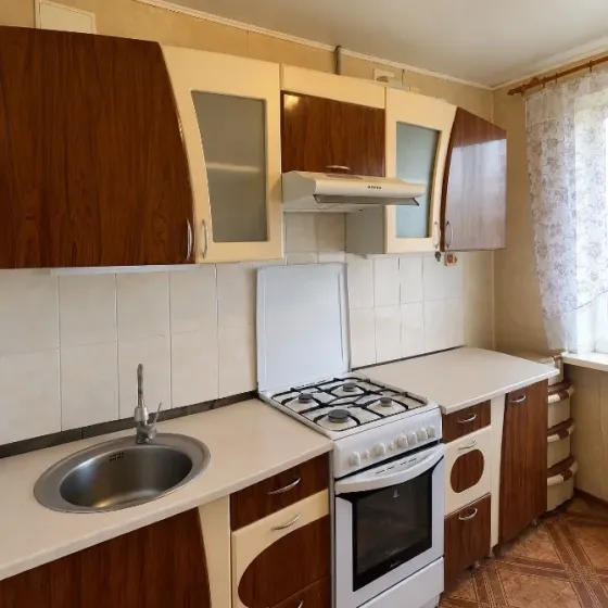 Продается 3-комнатная квартира в Буденновском районе! Майский рынок Донецк