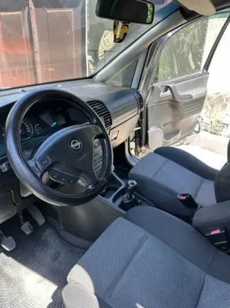 Opel Zafira 2,2 турбо дизель, 2002 года, европейская сборка Донецк