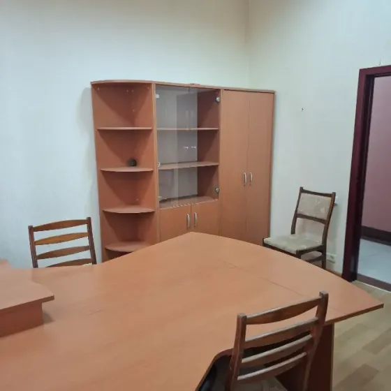 Продам офис 92 м2 . Ворошиловский район. Розы Люксембург 3. Донецк