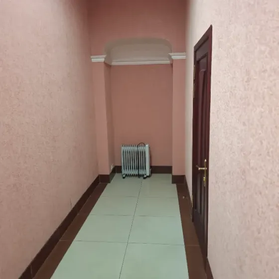 Продам офис 92 м2 . Ворошиловский район. Розы Люксембург 3. Донецк