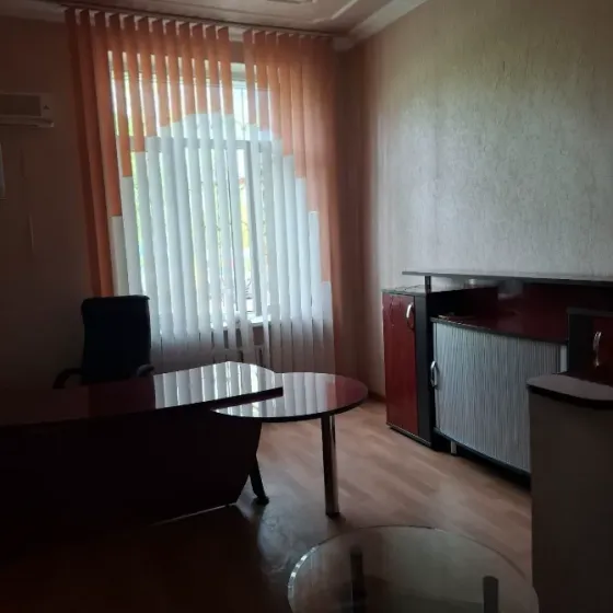 Продам офис 92 м2 . Ворошиловский район. Розы Люксембург 3. Донецк