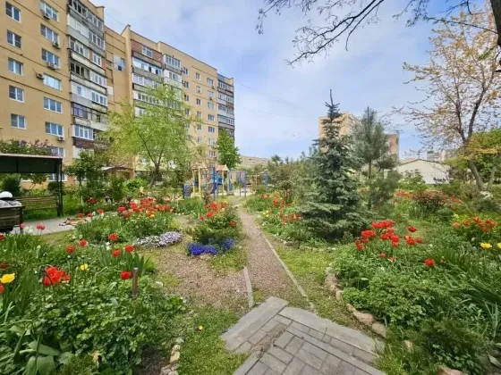 Продается двухкомнатная квартира в Центральном районе Мариуполь