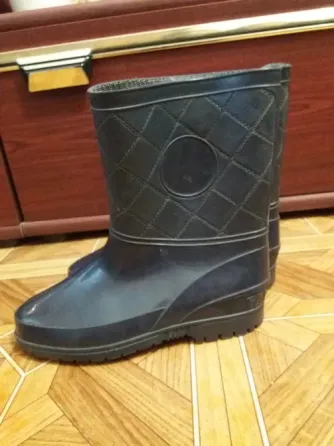 Продам резиновые сапоги р. 35-36 Донецк
