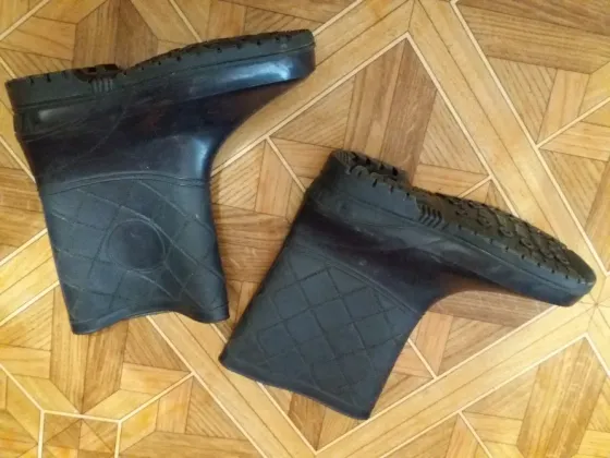 Продам резиновые сапоги р. 35-36 Донецк