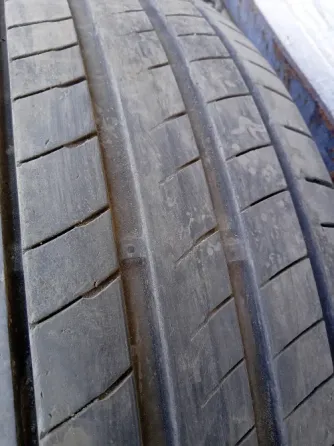 Продам скаты комплект б/у 215/65/R17.103v.NEXEN.5000р. Донецк