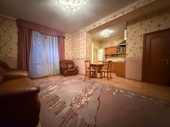 Выгодное предложение - продается квартира Студия в центре Ворошиловского района 25 лет Ркка . Донецк