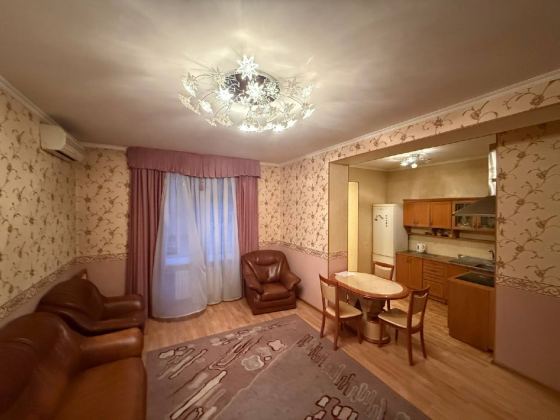 Выгодное предложение - продается квартира Студия в центре Ворошиловского района 25 лет Ркка . Донецк