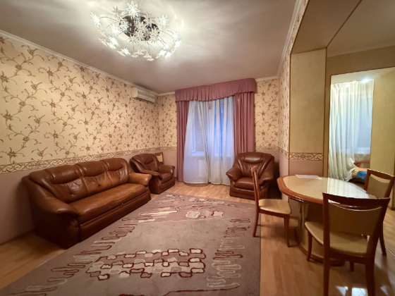 Выгодное предложение - продается квартира Студия в центре Ворошиловского района 25 лет Ркка . Донецк
