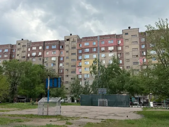 Продам 2-х комн. кв., 4/9 эт., 50 м.кв. - Макеевка, квартал Шахтёрский, 2-й квадрат Макеевка
