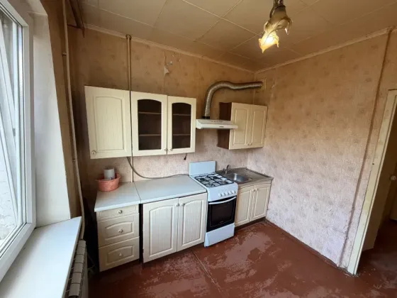 Продам 2-х комн. кв., 4/9 эт., 50 м.кв. - Макеевка, квартал Шахтёрский, 2-й квадрат Макеевка