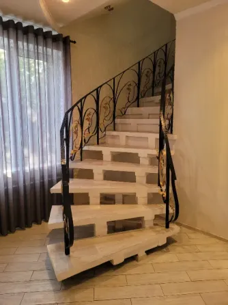Продается шикарный дом! 225 м.кв. Донецк
