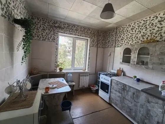 Продам 2-х комнатную квартиру в г. Харцызске, мкр. Металлургов Харцызск
