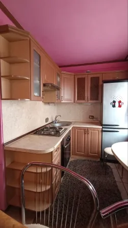 Продам 2х комн, 5/5, капитальный ремонт , мебель, пр. Мира парк Строителт Донецк