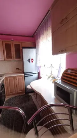 Продам 2х комн, 5/5, капитальный ремонт , мебель, пр. Мира парк Строителт Донецк