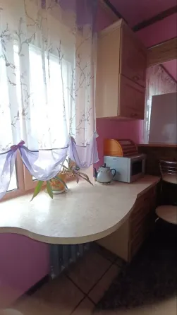 Продам 2х комн, 5/5, капитальный ремонт , мебель, пр. Мира парк Строителт Донецк