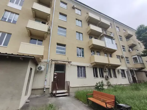 Продаётся 1- комн. квартира 37,3 кв.м. Мариуполь