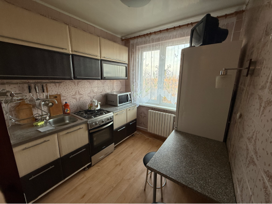 Сдам 2 комн.кв. с накопительным баком, 46 кв.м., 5/5 эт. - Макеевка, кв-л Железнодорожный Макеевка