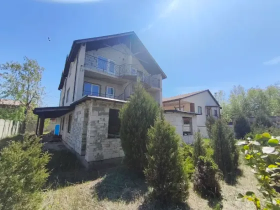Продаётся дом 306,6 в.м. Мариуполь